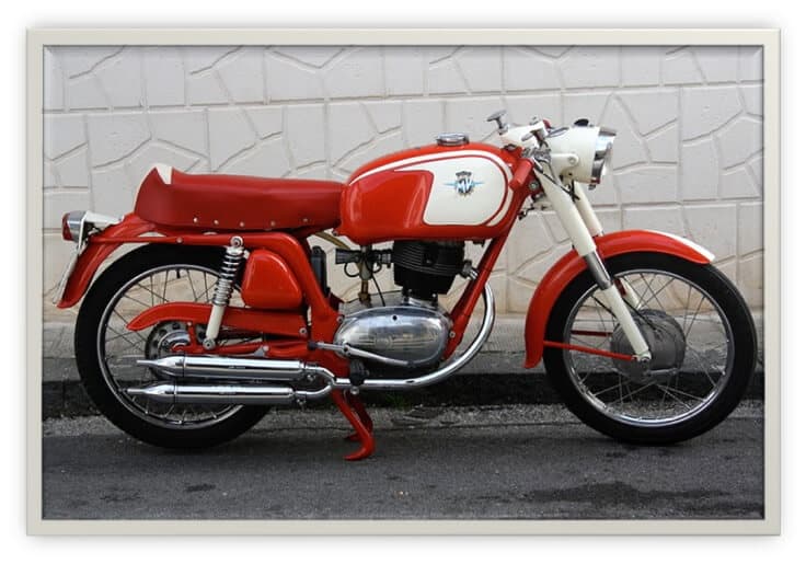 MV-Agusta-150-RS-Rapido-Sport- featuring-150cc-The-Boom-of-the-1950s-agv-sport