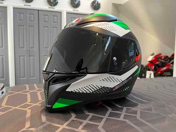 Valentino Rossi replica AX8 helmet