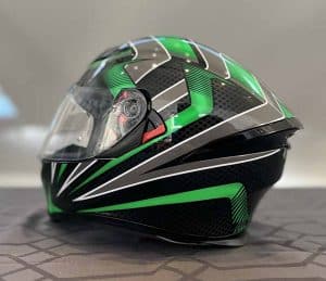 What is the ideal weight for motorcycle helmet