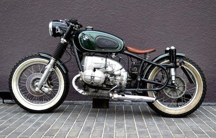 A 1960s soft-tail boxer bob-job done on a BMW Motorrad’s R50 model. The rear suspension and the frame are left intact, but the bobber still looks authentic.