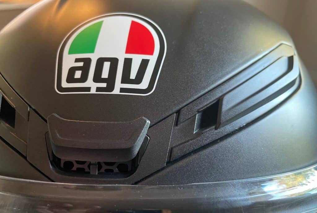 AGV K6 helmet featuring five strategically placed large air vents for customizable ventilation, ensuring optimal airflow in any riding conditions.