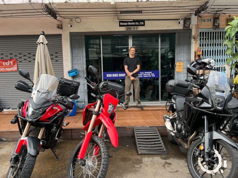 The BSR shop's storefront with clear contact information and business hours.